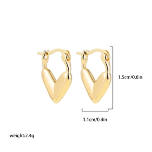 18K gold heart-shaped hoop earrings with size 1.5cm and 2.4g weight measurements
