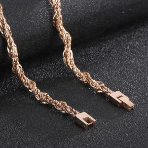 Collier chaîne torsadée pour homme en acier inoxydable plaqué or rose 18 carats avec fermoir