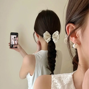 Elegant white lace double bow hair clip paired with round pearl earrings set