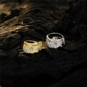 Minimalist spiral zircon ear bone clips in gold and silver finish for women