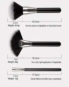 Detail of 40pcs professional makeup brush set showing sizes, weights and fiber bristles