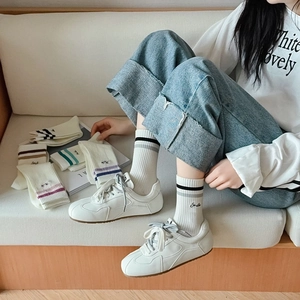 Women's breathable cotton sports socks with double stripe and Smile letter design