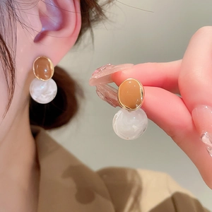 Vintage French geometric earrings with brown oval top and white marble resin sphere
