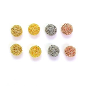 Détail de perles en maille creuse plaquées or 14 carats pour création de bijoux DIY