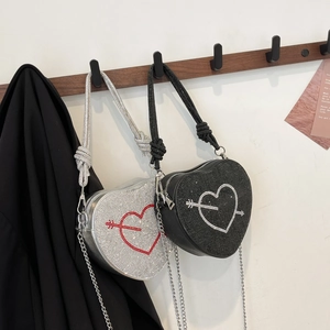 Borse a tracolla a forma di cuore con strass scintillanti in argento e nero e catena