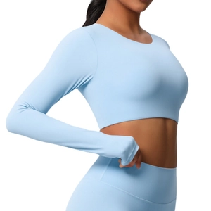 Ensemble de yoga bleu clair pour femme avec crop top rembourré et legging taille haute