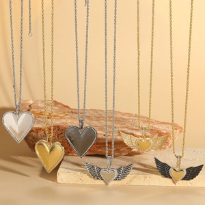 Luxury Copper Zirconia Heart Pendant Necklace For Women Angel Wing Inlaid Rhinestone Clavicle Chain Fashion Jewelry Gift