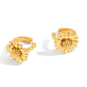 Golden daisy flower ear cuff with detailed petals and non-pierced C-shaped clip design