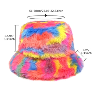 Bob en fausse fourrure arc-en-ciel avec peluche à poils longs et design tie-dye coloré