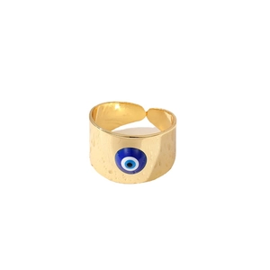 Bague ouverte Evil Eye plaquée or martelé avec émail bleu et blanc serti