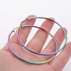 Aros grandes clásicos de acero inoxidable arcoíris con cierre de clic seguro
