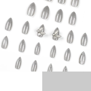 Faux ongles œil de chat argentés en amande avec des nœuds blancs et strass brillants