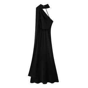 Elegantes schwarzes Satin-Maxikleid mit einer Schulter und minimalistischem Design