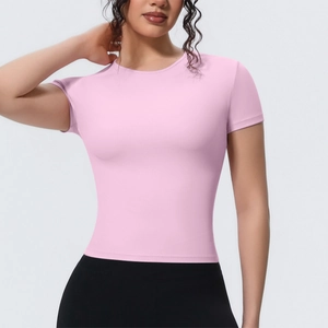 T-shirt de yoga rose à manches courtes avec tissu extensible mat et respirant