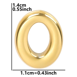 Close-up of golden oval letter O earring with 1.4cm height and 1.1cm width dimensions