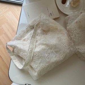 Elegant French lace embroidery gauze tote bag with floral patterns and magnetic buckle