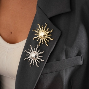 Sun Brooch Alloy Metal Geometric Radiant Wavy Rays Pin Fashion Minimalist Vintage Suit Accessories For Women
