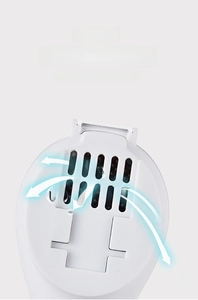 Détail de la base de drainage évidée pour brosse de toilette en silicone murale