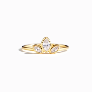 Elegant S925 sterling silver clover ring with marquise-cut stones in gold finish