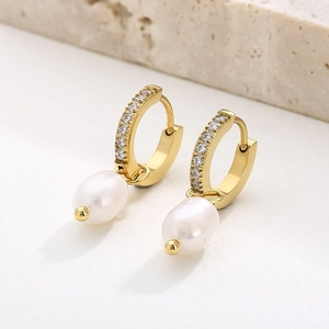 Boucles Oreilles Créoles Élégantes Acier Inoxydable Plaqué Or 18K Künstliche Perle Eau Douce Strass Bijoux Mode Femme