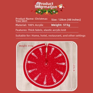 Dettaglio copribase per albero di Natale in maglia rossa 120cm con motivi di gnomi
