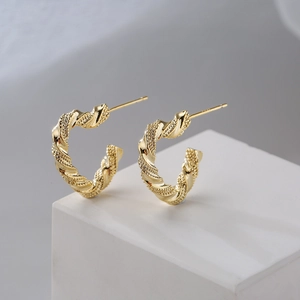 Textured Heart Shaped C Hoop Earrings Twisted Design Copper Plated 18K Gold With 925 Sterling Silver Earring Post
