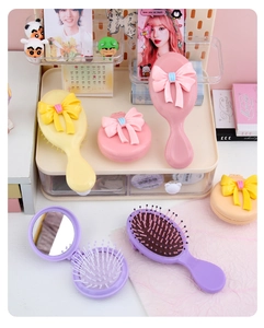 Jolies brosses à cheveux pastel avec nœuds 3D et peignes à miroir pliants pour filles.