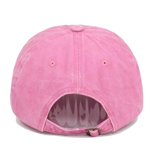 Vue arrière de la casquette rose vintage en coton lavé avec boucle de réglage en métal