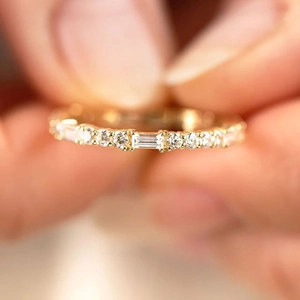 Bague En Cuivre Avec Zircone Alliance Éternité Alternant Taille Ronde Et Baguette Bijoux De Main Géométriques Pour Femmes