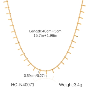 Detailed view of 40cm+5cm gold stainless steel necklace with size and weight parameters