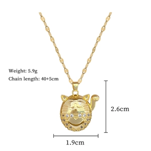 Detailed view of lucky cat pendant with dimensions and weight 5.9g and 40+5cm chain
