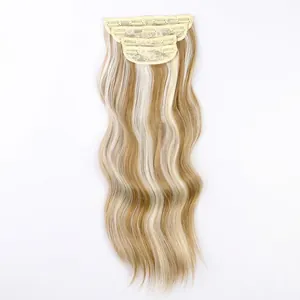 Set de quatre extensions de cheveux synthétiques ondulées brun et blond avec clips invisibles