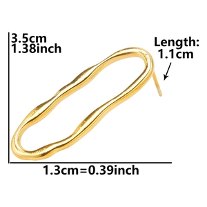 Detailed size measurement of 304 stainless steel golden twisted wavy oval earrings