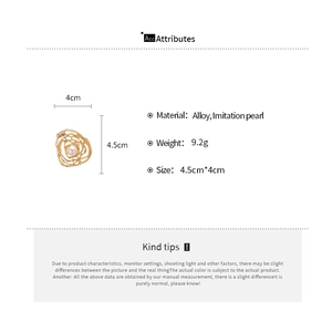 Infographic showing dimensions and alloy materials of gold pearl hollow ring