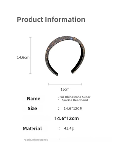 Gros plan montrant les dimensions et la texture dense en strass du bandeau de luxe