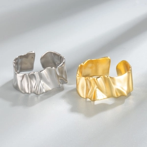 Minimalist S925 sterling silver open ring with irregular pleated texture in gold and silver