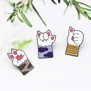 Cute Cartoon Cat Paw Enamel Brooch Pin Alloy Metal Kitty Claw Animal Badge Fashion Jewelry Accessories For Clothing Bags