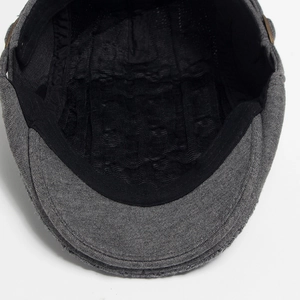 Winter knitted grey beret flat cap with breathable mesh lining and warm thick fabric