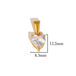 Detail van een gouden hartvormige hanger met zirkoon en afmetingen van 12,2 mm bij 8,3 mm