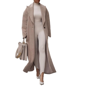 Manteau long en laine camel pour femme avec col à revers et combinaison en maille
