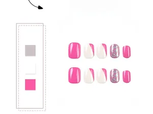 Unghie finte corte con blocchi di colore rosa, texture glitterata e forma arrotondata