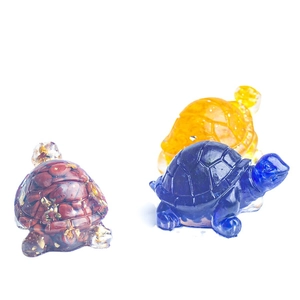 Three cute natural crystal resin turtles ornaments for home decor and desktop decoration