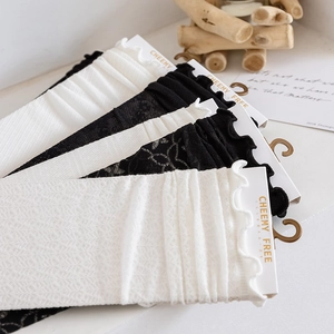Spitzen-Netzsocken mit Rüschenrand in Schwarz und Weiß, Ballett-Stil Socken-Set