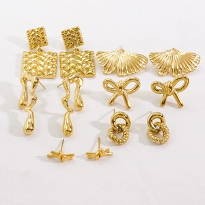Set of 14K gold-plated stainless steel earrings with geometric and fluid metal designs
