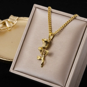 3D gold-plated stainless steel rose flower pendant on a curb chain for Valentine's gift