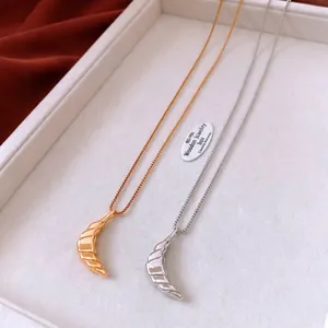 Minimalist 18k gold plated crescent moon pendant necklace with ribbed texture design