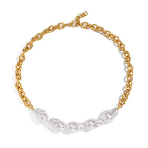 Collier de perles baroques avec chaîne en acier inoxydable plaqué or 18 carats