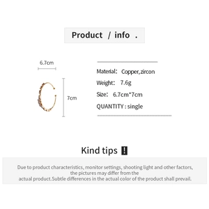 Detailed size specifications for the gold-plated copper zircon cuff earring, 6.7x7cm