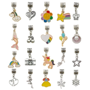 20pcs DIY charm pendant set featuring hearts and unicorns for jewelry making