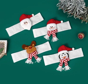 Detalle de 4 hebillas de cortina navideñas con Papá Noel, muñeco de nieve, reno y pingüino